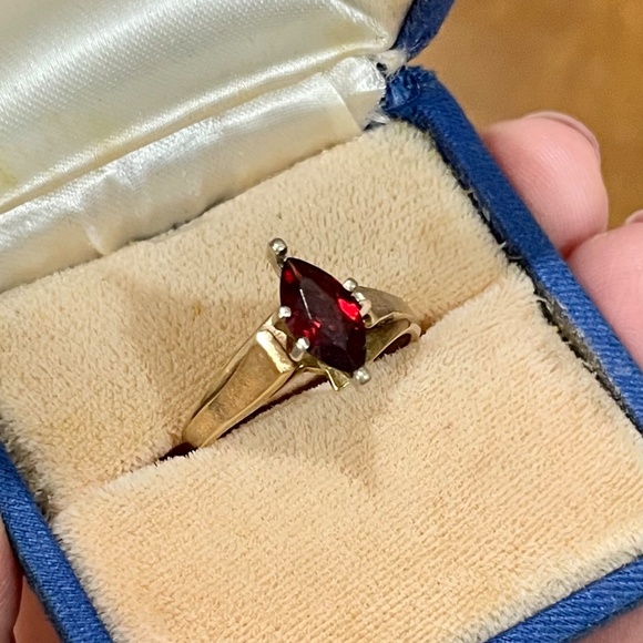 Vintage 14k Yellow Gold Garnet Dinner Ring Estate Jewelry Handmade Retro Chic - Picture 2 of 12